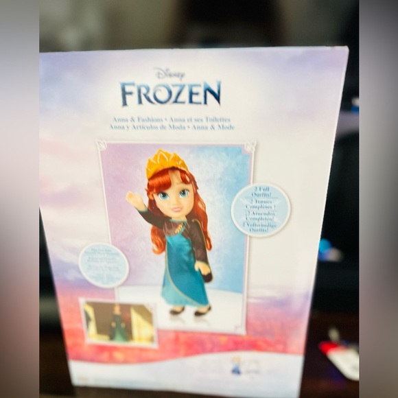 Disney Frozen Anna Fashion Set 12 Inch Doll with 2 Full Outfits - Picture 6 of 7